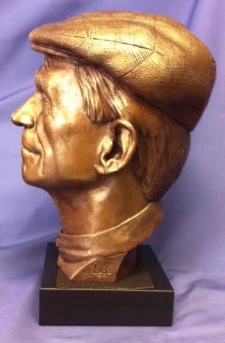 Bronze bust of Daniel Berrigan